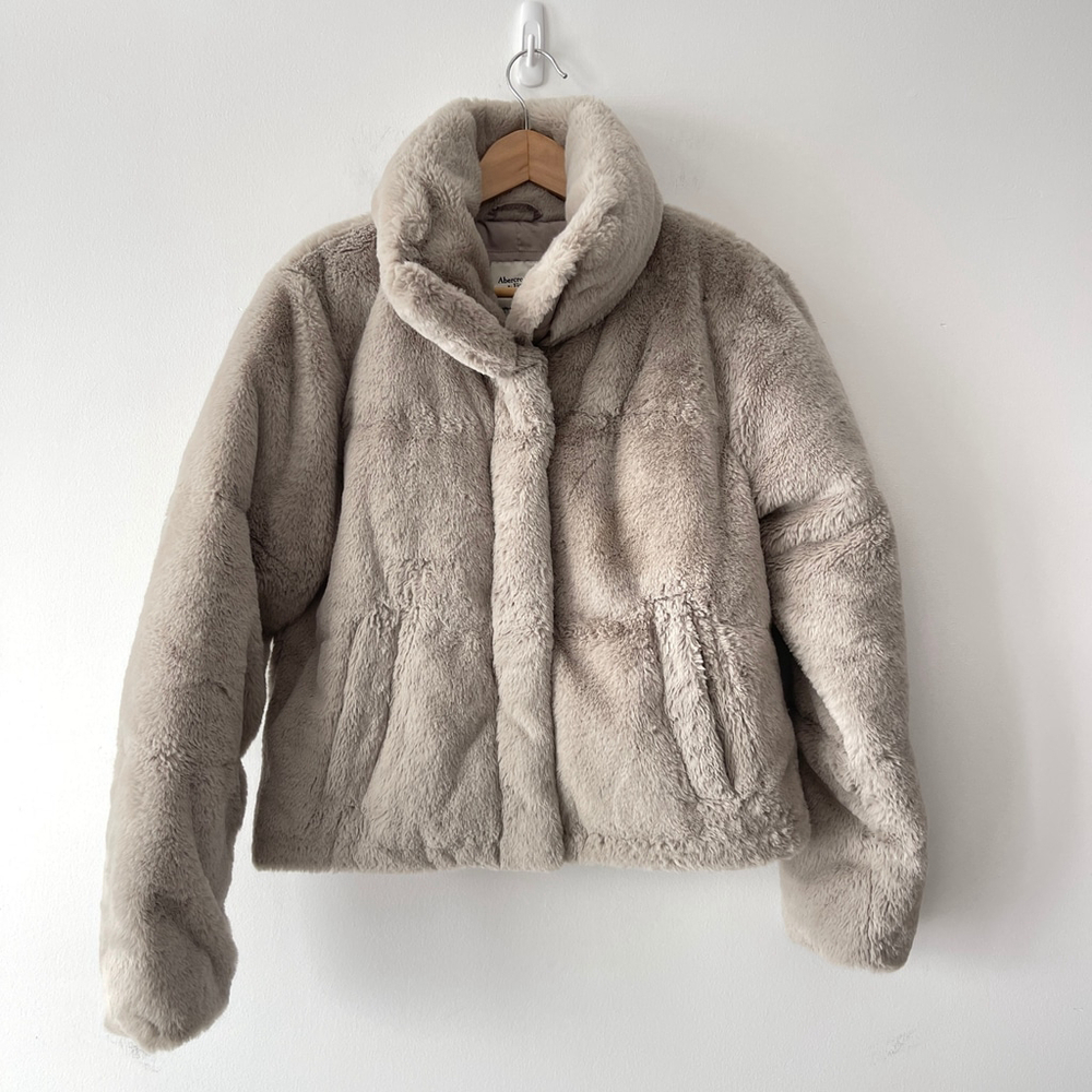 Abercrombie & Fitch Faux Fur Mini Puffer Jacket Gray Size Small
